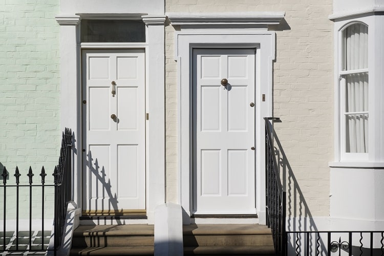 puerta exterior