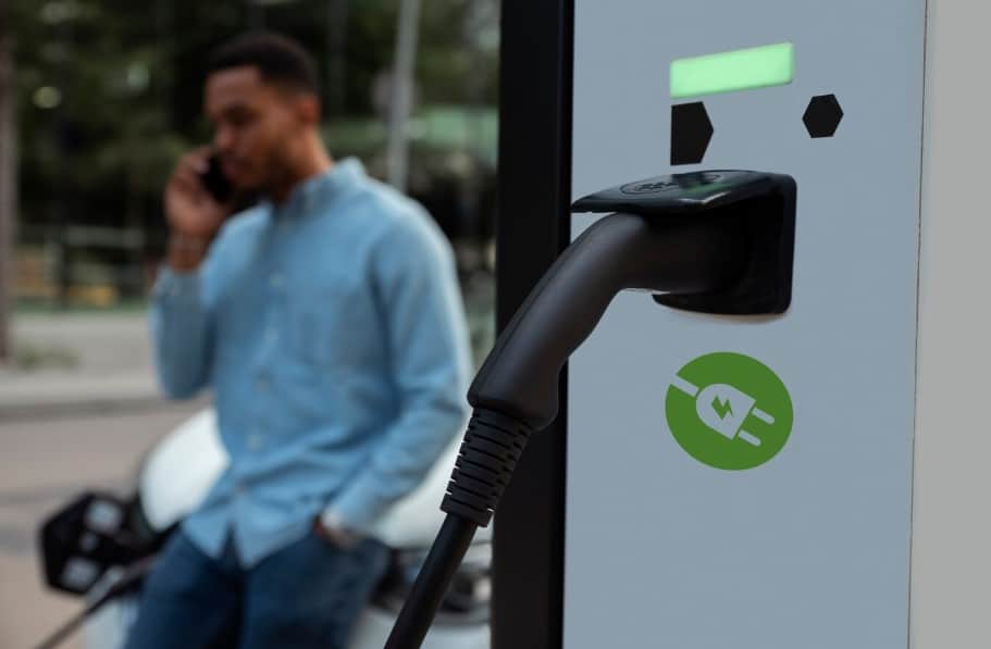 En España los vehículos eléctricos puros apenas representaron el 5,4% de las matriculaciones totales, frente al 17% de Francia o el 22% de Alemania.