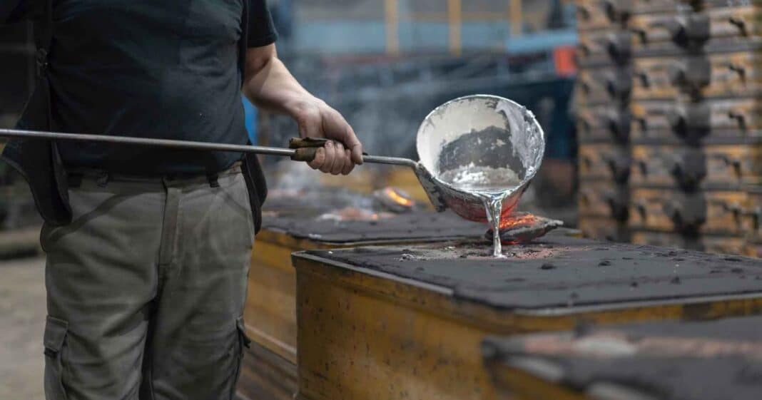 Técnicas de moldeo en una fundición de aluminio