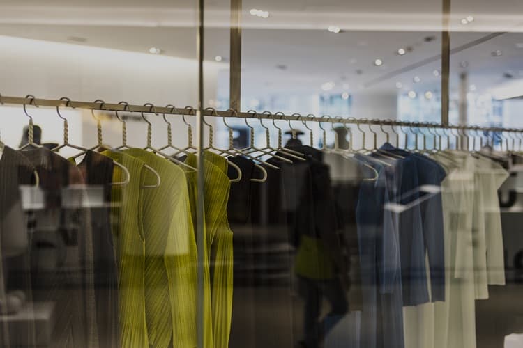 mobiliario tienda ropa